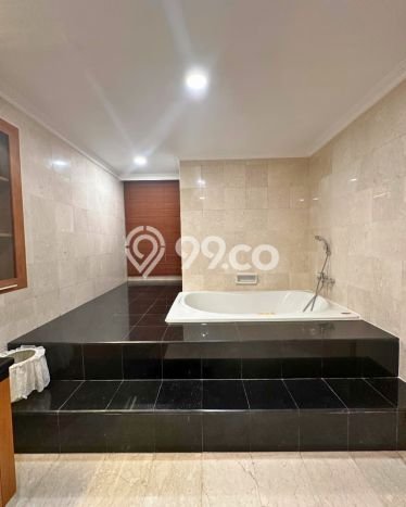 Hunian Apartemen High-Class untuk Dijual di Jakarta Selatan dengan 5 BR & 6 Kamar Mandi Hunian Apartemen High-Class untuk Dijual di Jakarta Selatan dengan 5 BR & 6 Kamar Mandi