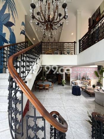 Rumah Mewah LB 900m2 Siap Pakai Desain Elegan di Kemang, Jakarta Selatan Rumah Mewah LB 900m2 Siap Pakai Desain Elegan di Kemang, Jakarta Selatan