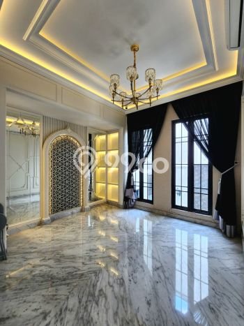 Jual Rumah Luas Elegan Dengan View Eksklusif di Cibubur, Jakarta Timur Jual Rumah Luas Elegan Dengan View Eksklusif di Cibubur, Jakarta Timur