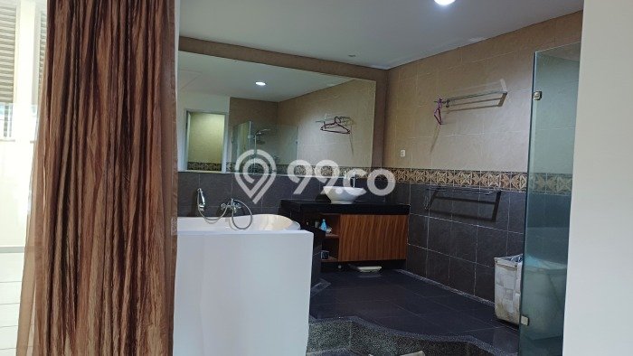 Rumah Luxury Modern Siap Huni di Puri Indah Jakarta Barat Rumah Luxury Modern Siap Huni di Puri Indah Jakarta Barat