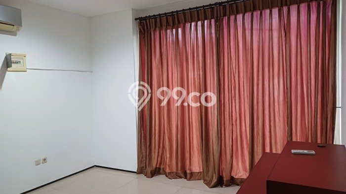 Rumah di Puri Indah, Akses ke Fasilitas, 5 KT, LT 140m² LB 320m² Rumah di Puri Indah, Akses ke Fasilitas, 5 KT, LT 140m² LB 320m²