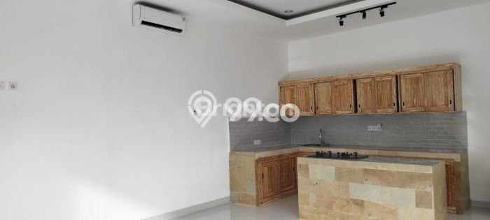 Vila Disewakan Kawasan Tibubeneng, Luas 300m², Lingkungan Nyaman Vila Disewakan Kawasan Tibubeneng, Luas 300m², Lingkungan Nyaman