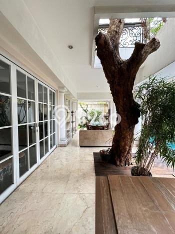 Ready to Use! Luxury House LT 338m2 Desain Modern di Cipete Ready to Use! Luxury House LT 338m2 Desain Modern di Cipete