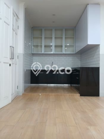 Hunian Mewah LB 193m2 Siap Huni Desain Elegan di Semanan, Jakarta Barat Hunian Mewah LB 193m2 Siap Huni Desain Elegan di Semanan, Jakarta Barat