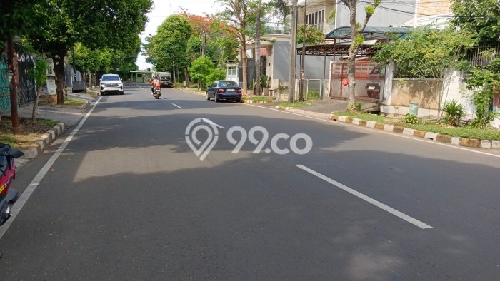 Ready to Use! Premium House LT 168m2 Desain Modern di Semanan Ready to Use! Premium House LT 168m2 Desain Modern di Semanan