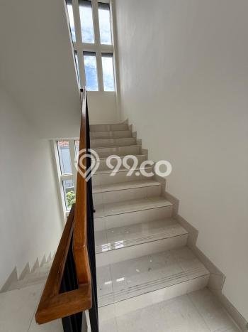Disewakan Ruko di Kawasan Ramai BSD Luas 190m2 Disewakan Ruko di Kawasan Ramai BSD Luas 190m2