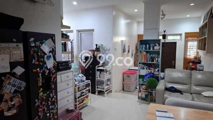 Jual Rumah Luas Elegan Dengan View Eksklusif di Jelambar, Jakarta Barat Jual Rumah Luas Elegan Dengan View Eksklusif di Jelambar, Jakarta Barat