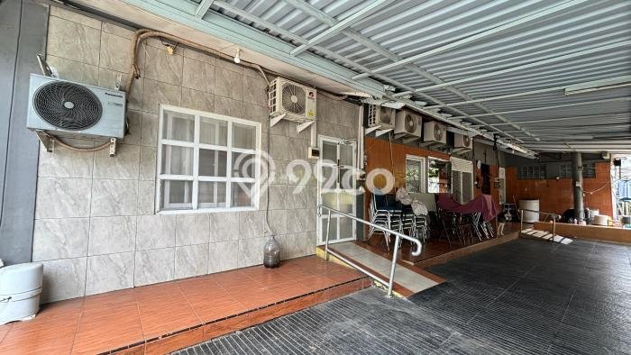 Ready to Use! Luxury House LT 1570m2 Desain Modern di Pondok Pinang Ready to Use! Luxury House LT 1570m2 Desain Modern di Pondok Pinang