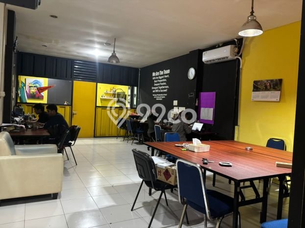 Unit Kantor disewakan di Tebet Jakarta Selatan dengan LT 177m2 / LB 725m2 Unit Kantor disewakan di Tebet Jakarta Selatan dengan LT 177m2 / LB 725m2
