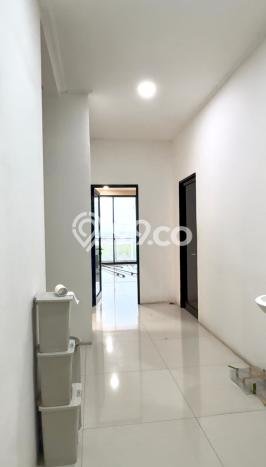 Ruko Strategis Kawasan , Luas 360m2m², Jalan Utama, Tingkat Keramaian Tinggi Ruko Strategis Kawasan , Luas 360m2m², Jalan Utama, Tingkat Keramaian Tinggi
