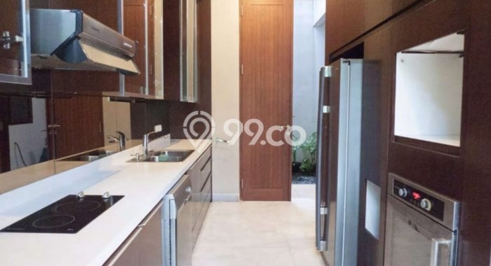 Rumah Elit LB 1400m2 Siap Pakai Desain Elegan di Kemang, Jakarta Selatan Rumah Elit LB 1400m2 Siap Pakai Desain Elegan di Kemang, Jakarta Selatan