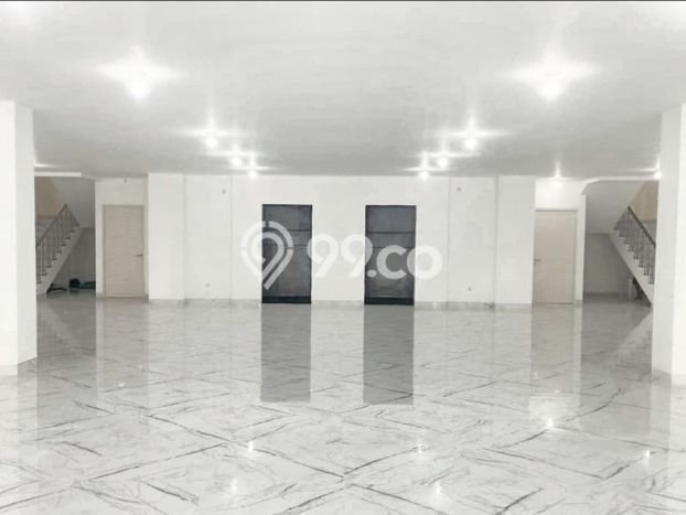 LOKASI STRATEGIS! Kantor di Duren Sawit, Luas 1600m², Akses Utama LOKASI STRATEGIS! Kantor di Duren Sawit, Luas 1600m², Akses Utama