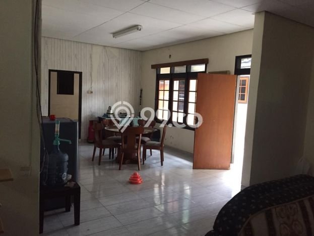 Rumah Elit Modern Tanpa Renovasi di Burangrang Bandung Rumah Elit Modern Tanpa Renovasi di Burangrang Bandung