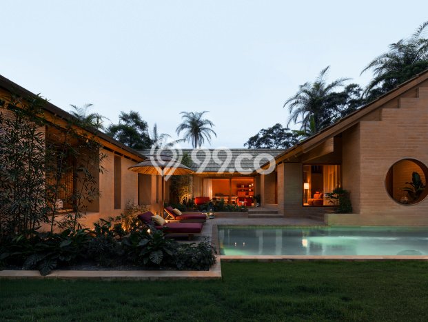 FOR SALE! Vila di , Area 536m2m², Posisi Strategis FOR SALE! Vila di , Area 536m2m², Posisi Strategis