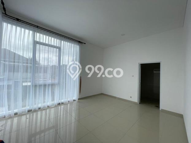 For Sale! Luxury House LT 208m2 Desain Elegan di Setra Duta For Sale! Luxury House LT 208m2 Desain Elegan di Setra Duta