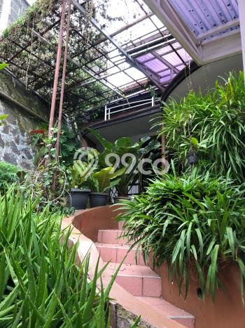 Rumah Elit Modern Tanpa Renovasi di Setra Duta Bandung Rumah Elit Modern Tanpa Renovasi di Setra Duta Bandung