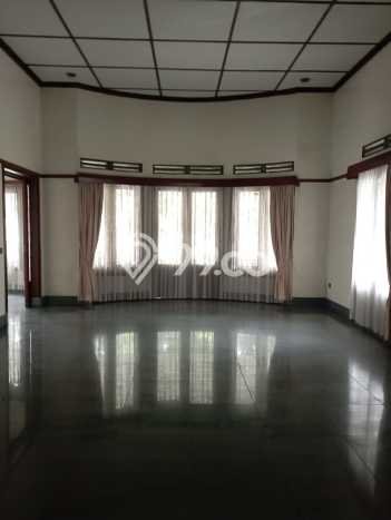Jual Rumah Mewah Elegan Dengan View Eksklusif di Riau, Bandung Jual Rumah Mewah Elegan Dengan View Eksklusif di Riau, Bandung