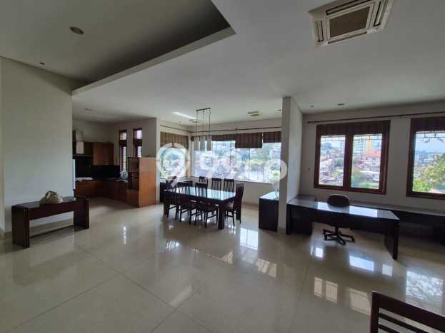 Disewakan! Rumah 4 Kamar Tidur &
3 Kamar Mandi di Cipaku, Bandung Disewakan! Rumah 4 Kamar Tidur &
3 Kamar Mandi di Cipaku, Bandung