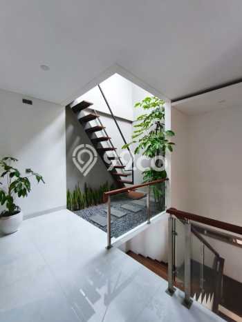 Dijual Rumah Mewah Elegan Dengan View Cantik di Setra Duta, Bandung Dijual Rumah Mewah Elegan Dengan View Cantik di Setra Duta, Bandung