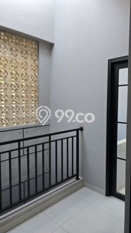 Rumah Elit Modern Tanpa Renovasi di BSD Griya Loka Tangerang Rumah Elit Modern Tanpa Renovasi di BSD Griya Loka Tangerang