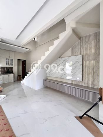 Hunian Elit LB 193m2 Siap Pakai Desain Elegan di Villa Melati Mas, Tangerang Selatan Hunian Elit LB 193m2 Siap Pakai Desain Elegan di Villa Melati Mas, Tangerang Selatan