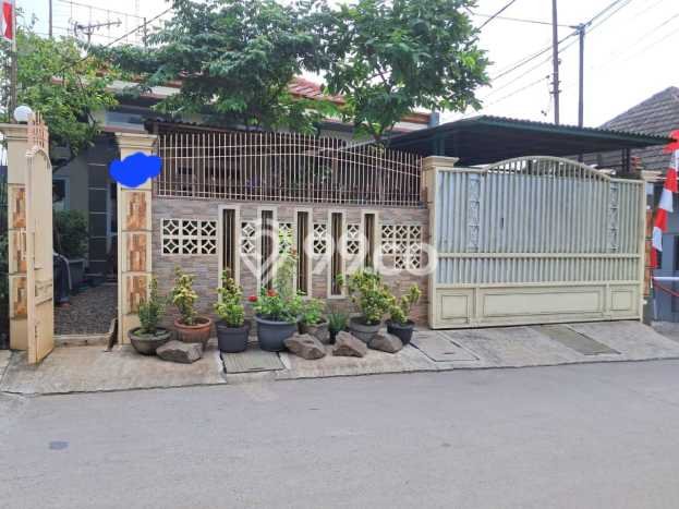 Dijual Rumah 4 Kamar Lokasi Ideal Nyaman dan Strategis di Serpong Dijual Rumah 4 Kamar Lokasi Ideal Nyaman dan Strategis di Serpong