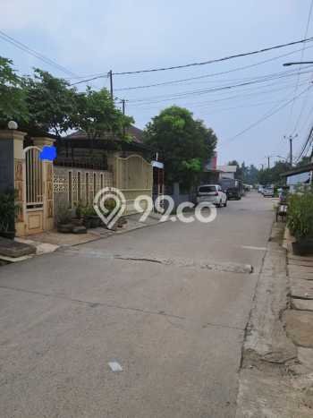 Dijual Rumah 4 Kamar Lokasi Ideal Nyaman dan Strategis di Serpong Dijual Rumah 4 Kamar Lokasi Ideal Nyaman dan Strategis di Serpong