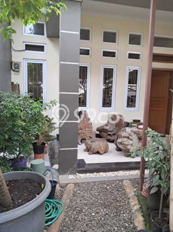 Dijual Rumah 4 Kamar Lokasi Ideal Nyaman dan Strategis di Serpong Dijual Rumah 4 Kamar Lokasi Ideal Nyaman dan Strategis di Serpong