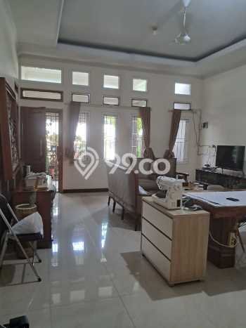 Dijual Rumah 4 Kamar Lokasi Ideal Nyaman dan Strategis di Serpong Dijual Rumah 4 Kamar Lokasi Ideal Nyaman dan Strategis di Serpong