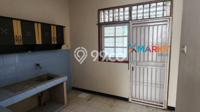 Lokasi terbaik! Rumah siap pakai disewakan di Grogol LB 180m2 Lokasi terbaik! Rumah siap pakai disewakan di Grogol LB 180m2