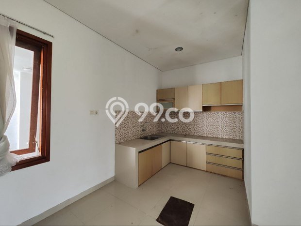 Jual Rumah Bagus Siap Huni LB 200m2 di Colomadu, Solo Jual Rumah Bagus Siap Huni LB 200m2 di Colomadu, Solo