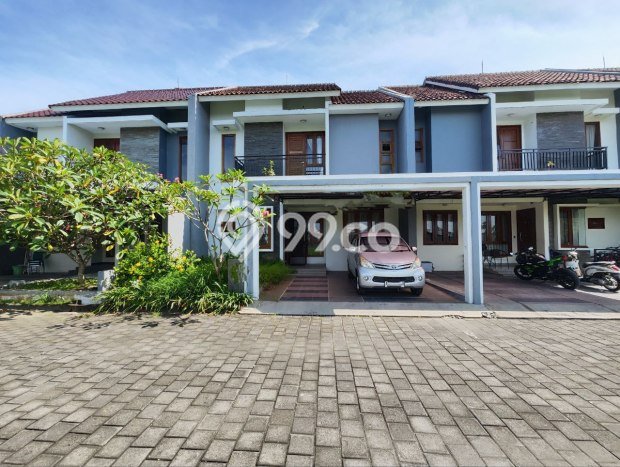 Jual Rumah Bagus Siap Huni LB 200m2 di Colomadu, Solo Jual Rumah Bagus Siap Huni LB 200m2 di Colomadu, Solo