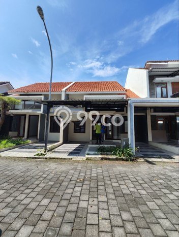 Dijual Cepat Rumah Bagus Siap Huni LB 120m2 di Colomadu, Solo Dijual Cepat Rumah Bagus Siap Huni LB 120m2 di Colomadu, Solo