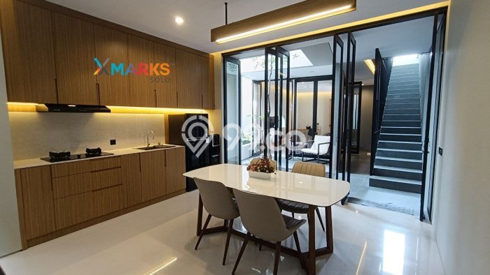 Lokasi terbaik! Rumah siap huni disewakan di Solo Baru LB 135m2 Lokasi terbaik! Rumah siap huni disewakan di Solo Baru LB 135m2