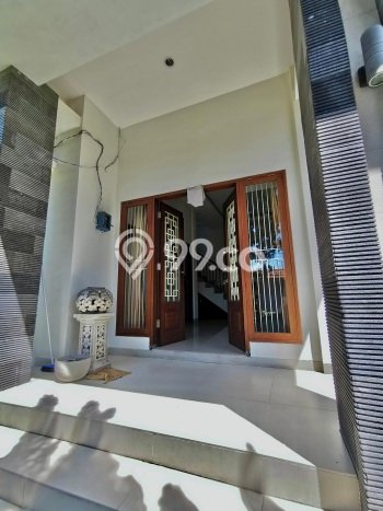 Rumah Disewakan Denpasar LT 2m2 LB 300m2 Kawasan Renon Rumah Disewakan Denpasar LT 2m2 LB 300m2 Kawasan Renon
