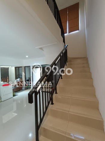 Dijual Rumah 4 Kamar Lokasi Ideal Bagus dan Strategis di Sawangan Dijual Rumah 4 Kamar Lokasi Ideal Bagus dan Strategis di Sawangan