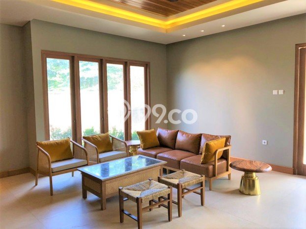 LOKASI TERBAIK! Vila Kawasan , Luas 300m2m², Lokasi Premium dengan jalan bagus LOKASI TERBAIK! Vila Kawasan , Luas 300m2m², Lokasi Premium dengan jalan bagus