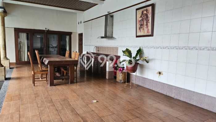 For Sale Vila Kawasan , Luas 670m2m², Posisi Premium For Sale Vila Kawasan , Luas 670m2m², Posisi Premium