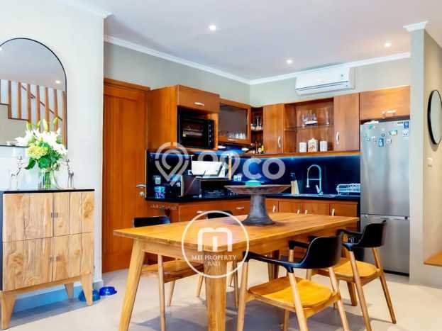 DIJUAL! Vila Kawasan , Area 200m2m², Posisi Strategis DIJUAL! Vila Kawasan , Area 200m2m², Posisi Strategis