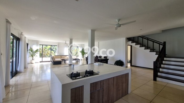 HOT DEAL! Vila Kawasan , Area 800m2m², Area Prima HOT DEAL! Vila Kawasan , Area 800m2m², Area Prima