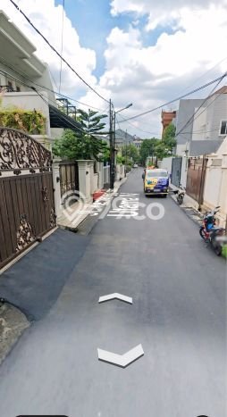 Hunian Mewah LB 178m2 Siap Huni Desain Elegan di Kemanggisan, Jakarta Barat Hunian Mewah LB 178m2 Siap Huni Desain Elegan di Kemanggisan, Jakarta Barat