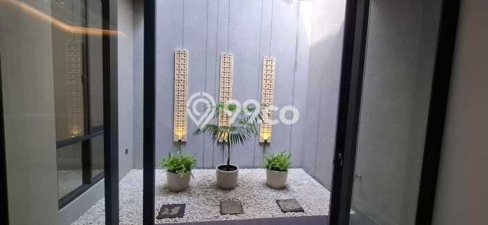 Rumah Luxury Modern Tanpa Renovasi di Citraland Surabaya Rumah Luxury Modern Tanpa Renovasi di Citraland Surabaya