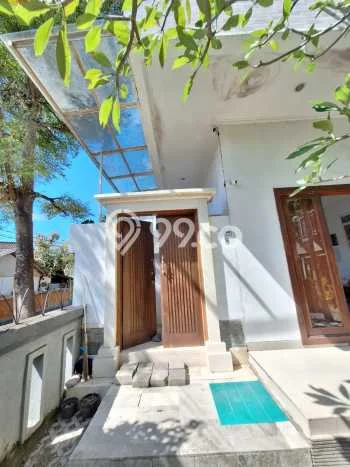 Ready to Use! Premium House LT 248m2 Desain Elegan di Sunset Road Ready to Use! Premium House LT 248m2 Desain Elegan di Sunset Road