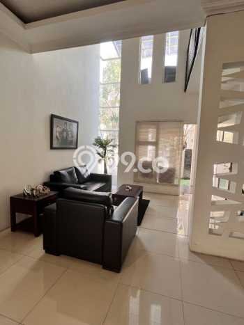 Rumah Modern Cantik 6 Kamar Siap Huni di Sidoarjo Rumah Modern Cantik 6 Kamar Siap Huni di Sidoarjo