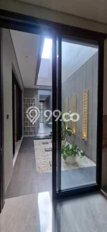 Rumah Luxury Modern Tanpa Renovasi di Citraland Surabaya Rumah Luxury Modern Tanpa Renovasi di Citraland Surabaya