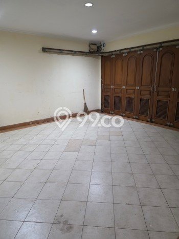 Jarang Ada! Rumah Sewa 6 Kamar Bagus Siap Huni Permata Buana Jarang Ada! Rumah Sewa 6 Kamar Bagus Siap Huni Permata Buana
