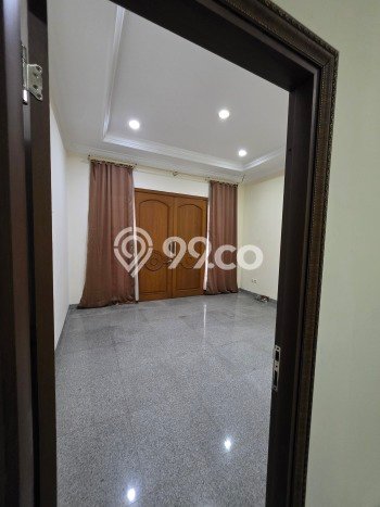 Jarang Ada! Rumah Sewa 6 Kamar Bagus Siap Huni Permata Buana Jarang Ada! Rumah Sewa 6 Kamar Bagus Siap Huni Permata Buana