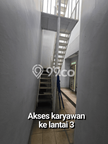 Lokasi strategis! Rumah siap pakai dikontrakkan di Palmerah LB 270m2 Lokasi strategis! Rumah siap pakai dikontrakkan di Palmerah LB 270m2