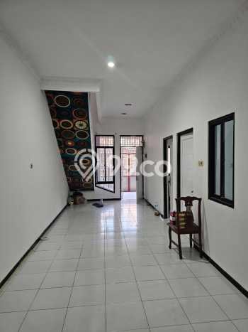 Kost untuk Dijual di Poris Punya 7 Kamar Kost untuk Dijual di Poris Punya 7 Kamar