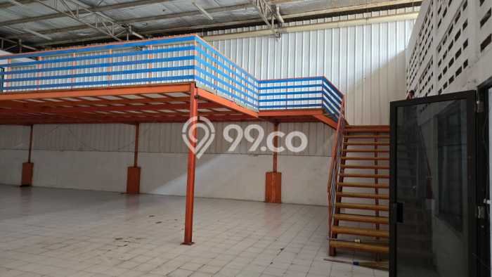 Gudang Disewa di Jakarta Barat dengan LB 1000m2 Area Komersial Ramai Gudang Disewa di Jakarta Barat dengan LB 1000m2 Area Komersial Ramai